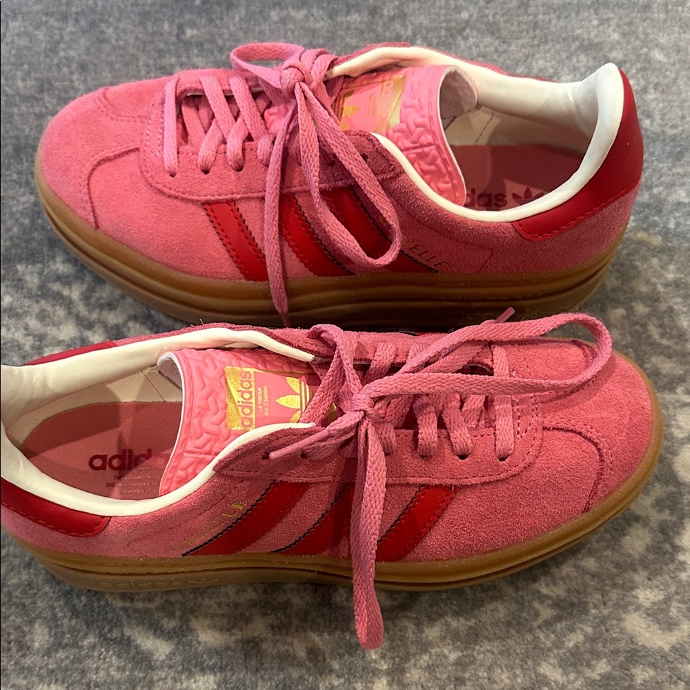 adidas kids Pink gazelle Suede Sneakers with Red Stripes and Gum Sole size 4 - Picture 5 of 10
